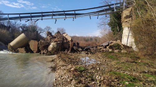 Abruzzo: crolla il ponte di Guastacconcio in provincia di Chieti