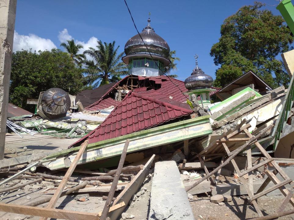 Terremoto 6.2 in Indonesia: ingenti danni e feriti