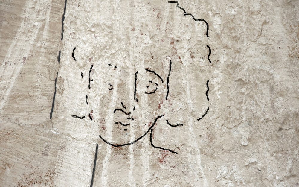 “All’improvviso un volto”: la scoperta in un’antica chiesa nel deserto israeliano