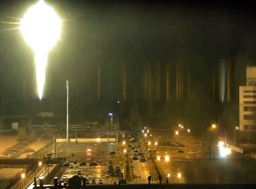 Ucraina: sotto attacco la centrale nucleare di Zaporizhzhia. Incendio ed esplosioni