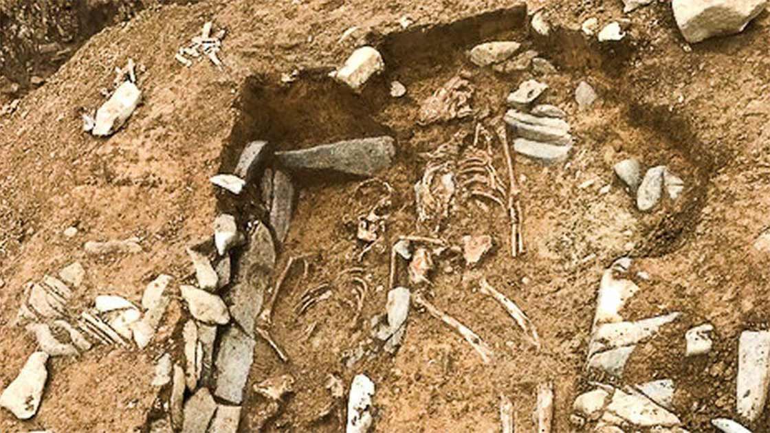Regno Unito: scoperto lo scheletro di un mercenario romano sepolto con la sua spada