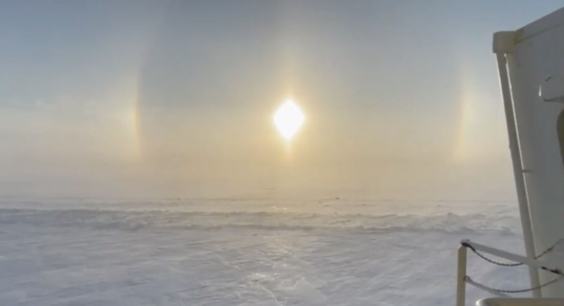 Artico: un raro fenomeno naturale registrato dal capitano di un rompighiaccio nucleare