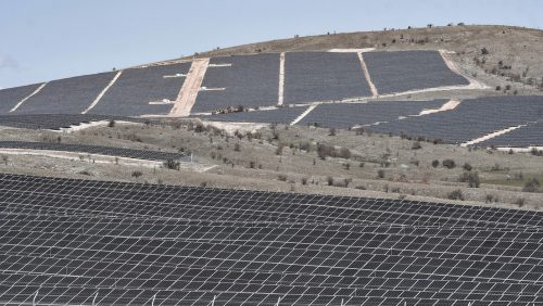 La Grecia inaugura il più grande parco solare con pannelli bifacciali d’Europa
