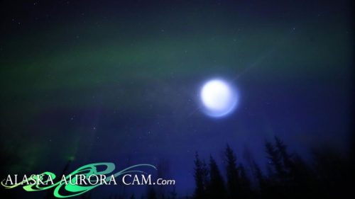 Risolto il mistero della sfera luminosa catturata durante l’aurora in Canada