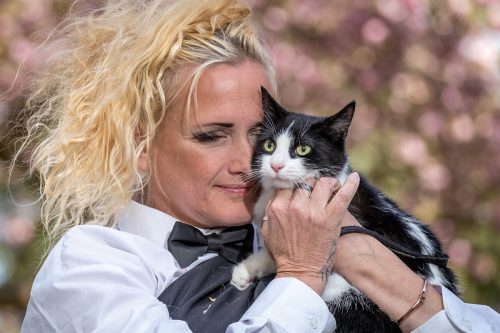 Deborah Hodge sposa gatto