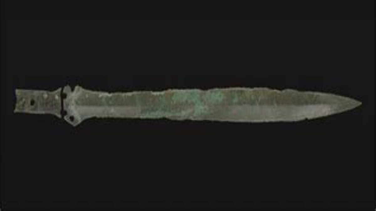 Scoperta sul monte Baldo un’antica spada di bronzo