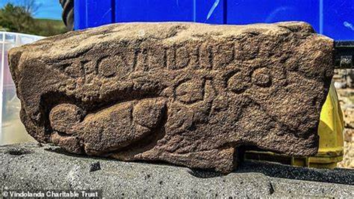 Inghilterra: disegno di un fallo e insulti rivolti ad un soldato romano scoperti sul Vallo di Adriano