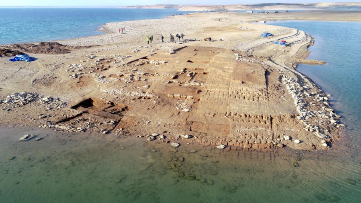 Eccezionale scoperta: un’antica città emerge dal fiume Tigri
