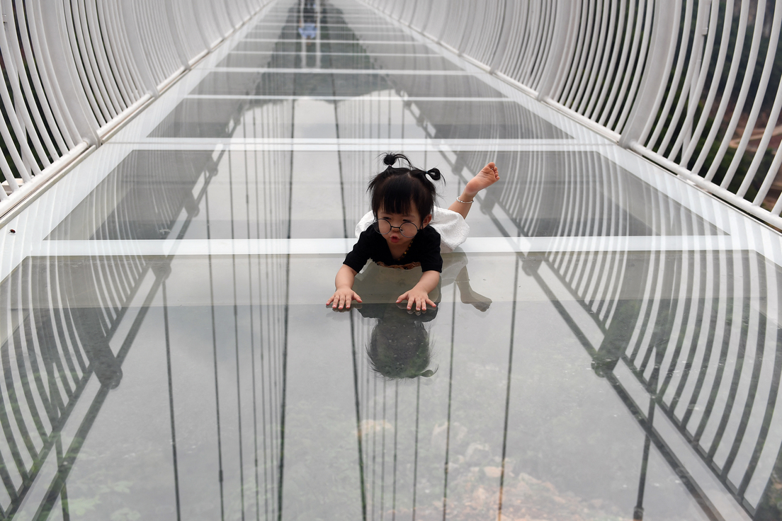 Il ponte di vetro più lungo del mondo inaugurato in Vietnam