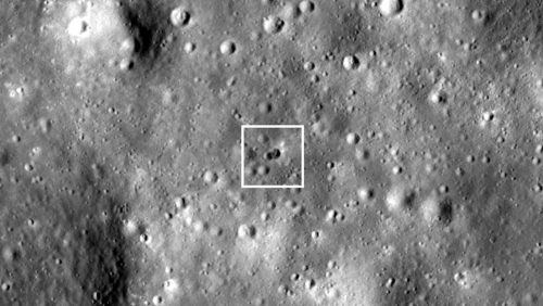 Luna: due crateri ‘uniti’ lasciati da misteriosi detriti spaziali