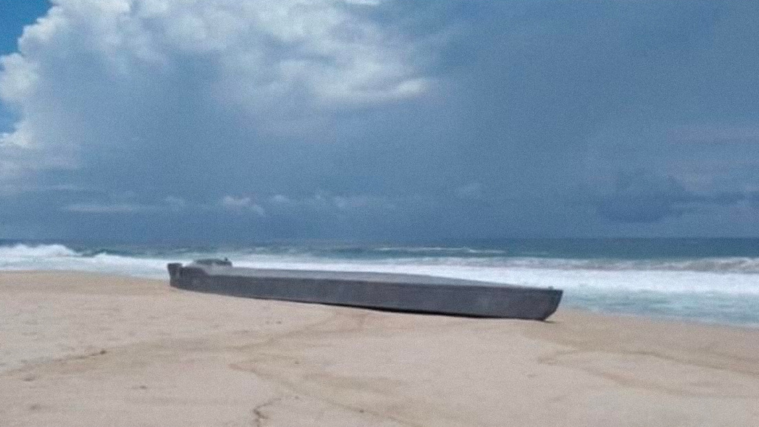 Un sottomarino abbandonato scoperto su una spiaggia del Messico