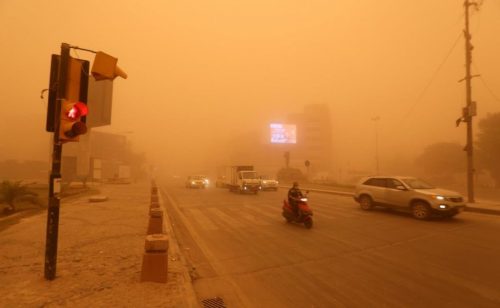 Iraq ancora avvolto dalla sabbia: è la decima tempesta in due mesi