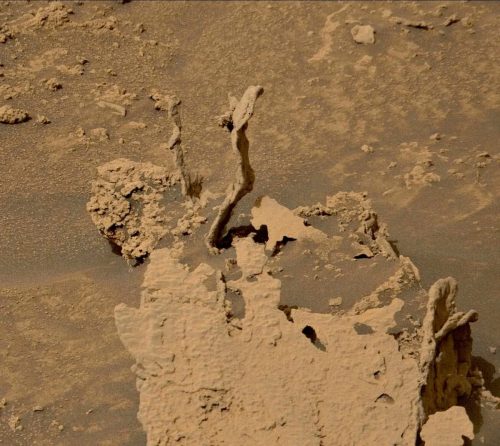Marte: Curiosity trova strane ‘torri rocciose’