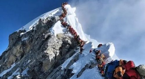 L’Everest è ‘cresciuto’ di un metro secondo le ultime misurazioni