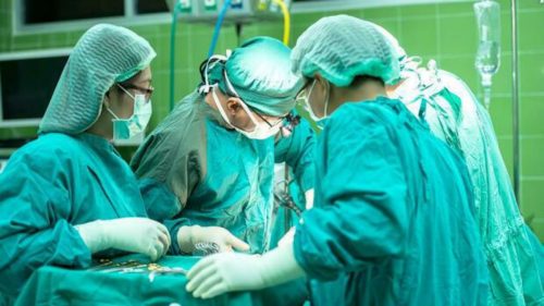 Cina: uomo scopre di avere l’utero durante operazione
