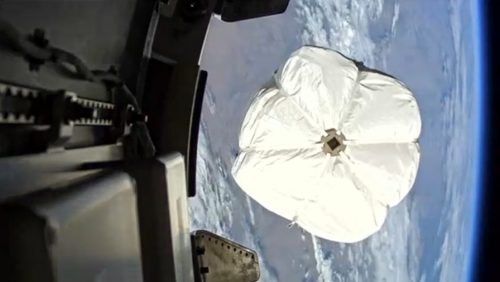 La ISS lancia 78 chili di spazzatura nello spazio attraverso una nuova tecnologia