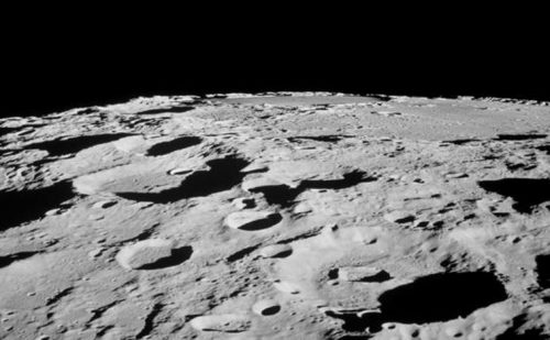 Gli scienziati scoprono nuovi indizi sull’origine della Luna