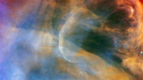 Hubble: il primo piano della Nebulosa di Orione sembra un paesaggio onirico e surreale