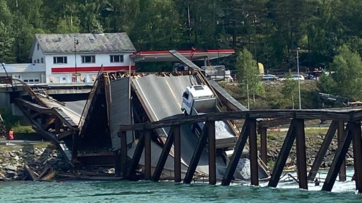 Norvegia: crolla un ponte e le auto precipitano nel fiume