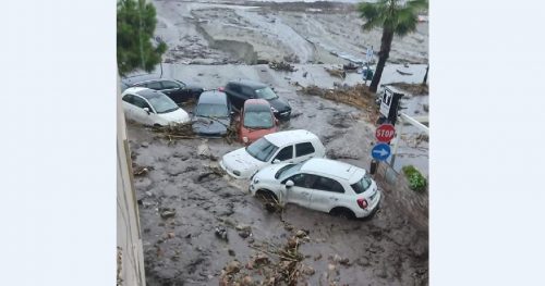 Disastrosa alluvione lampo a Scilla: auto trascinate in spiaggia, borgo in ginocchio