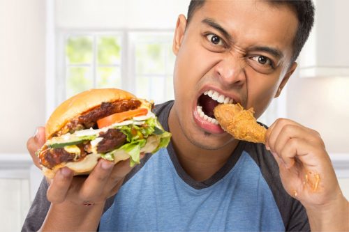 Il cancro del colon retto negli uomini è legato all’eccessivo consumo di alimenti ultra-elaborati. Lo studio