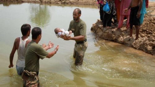 Pakistan: malattie trasmesse dall’acqua dopo le inondazioni causano molte vittime