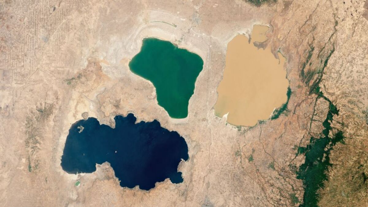 Bellissima immagine satellitare ci mostra trio di laghi colorati in Etiopia