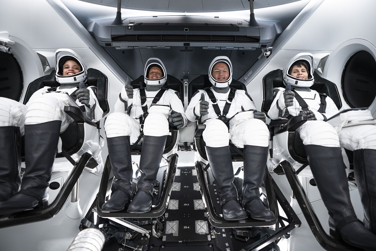 Stazione Spaziale Crew 4: rinviato per maltempo il rientro di AstroSamantha e colleghi