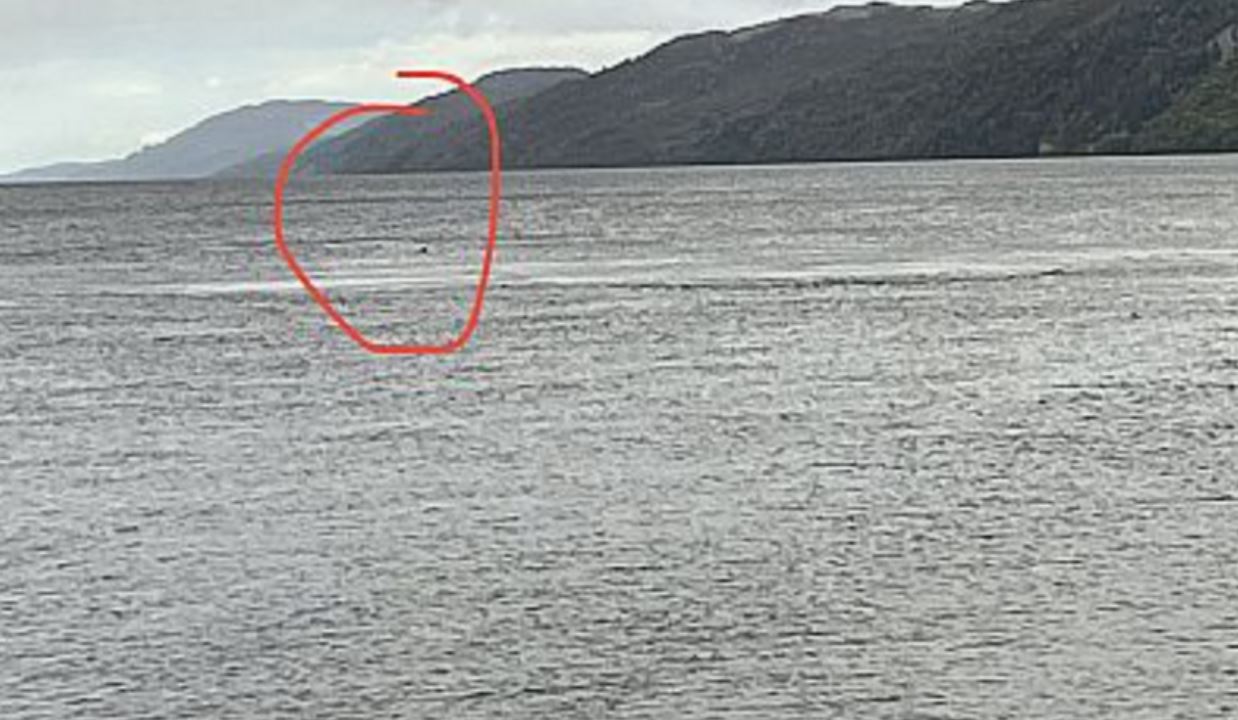 Nuovo avvistamento nel lago di Loch Ness: la testimonianza di mamma e figlia
