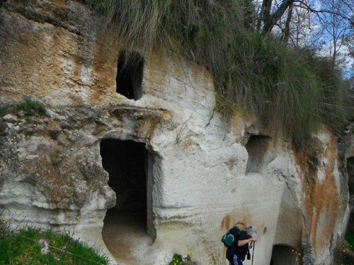 Calabria: alla scoperta delle grotte di Zungri, la mistica città di pietra