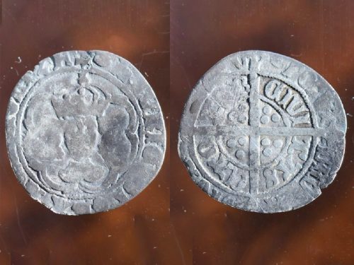 Canada: un giovane con metal detector trova una moneta inglese del 1422, come è giunta lì?