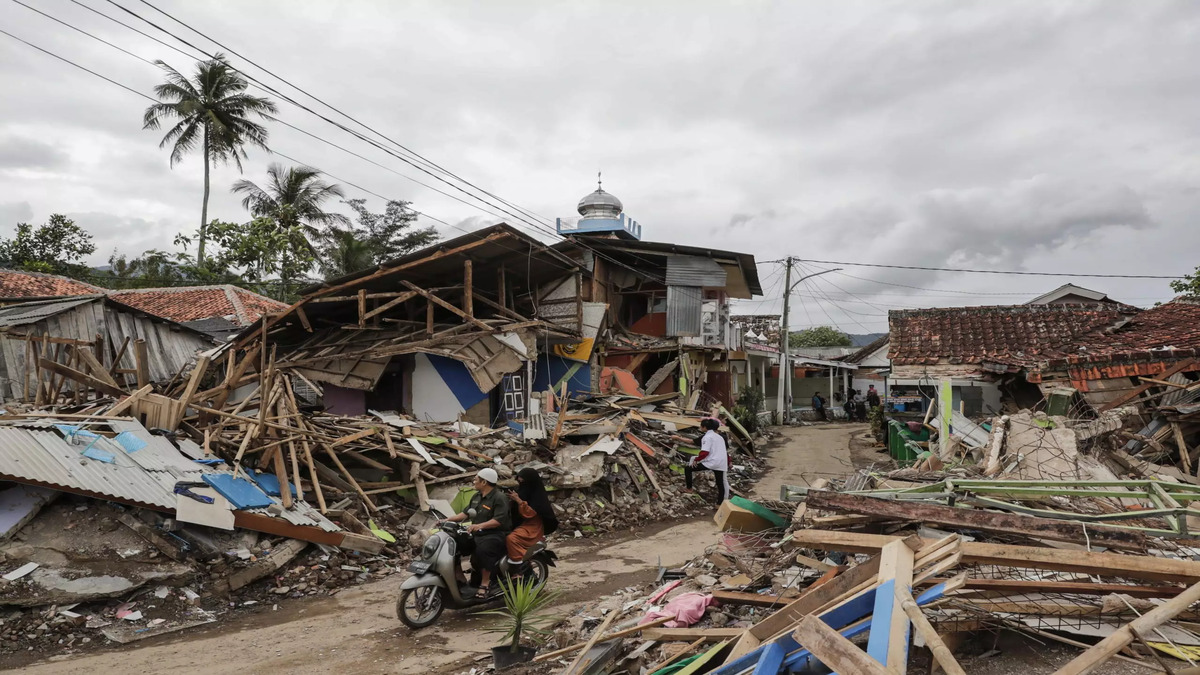 Violento terremoto scuote l’Indonesia