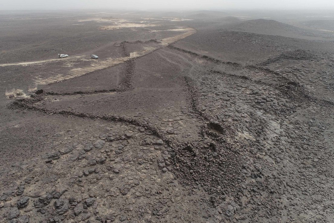 Spiegato il mistero delle strane strutture nel deserto dell’Arabia Saudita