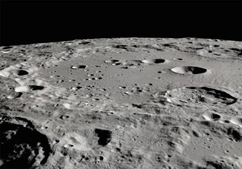 La missione lunare cinese scopre rocce ‘mai viste’