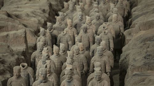 Cina: scoperti centinaia di nuovi guerrieri dell’Esercito di Terracotta