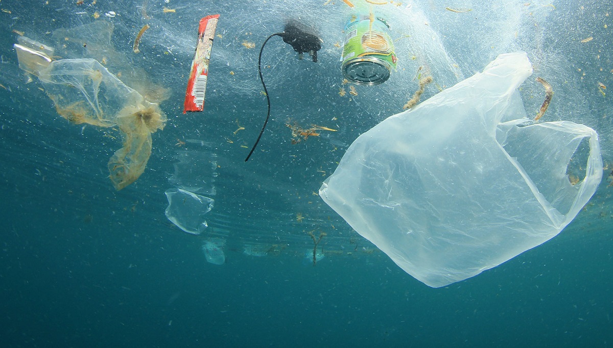 Inquinamento da plastica: più di 171 trilioni di particelle presenti negli oceani, è allarme