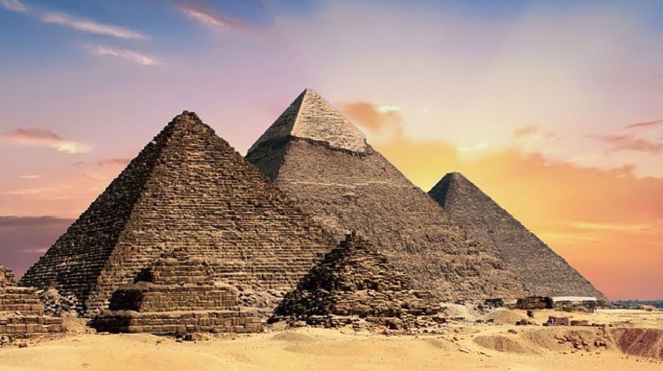 Archeologi scoprono due tombe contenenti almeno 60 mummie in Egitto