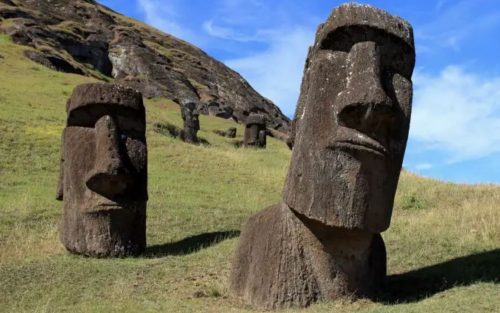 Nuova statua Moai scoperta sull’Isola di Pasqua: “Potrebbero essercene altre”