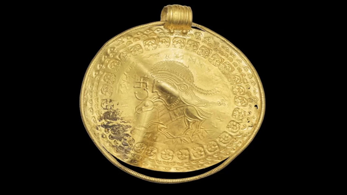 Danimarca: la più antica iscrizione riferita ad Odino scoperta su un disco d’oro
