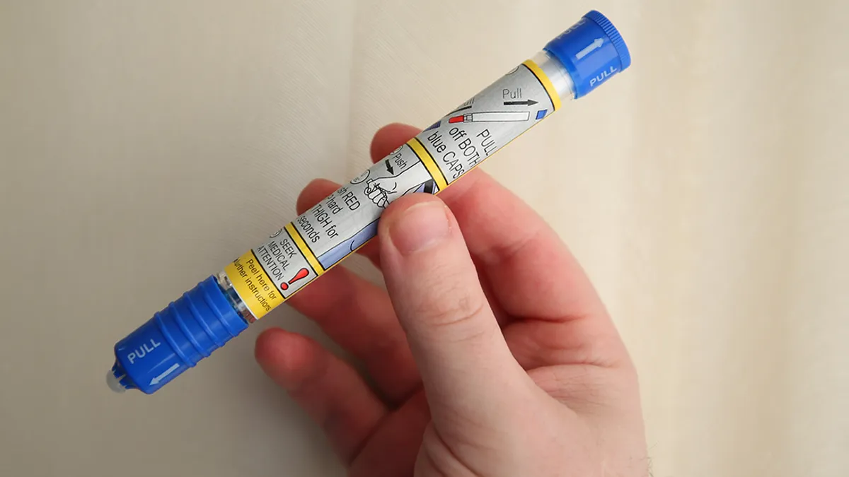 epipen-l-1.png