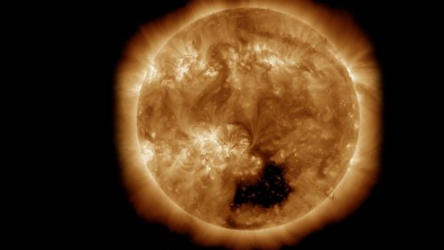 Un buco solare 30 volte più grande della Terra provocherà tempeste geomagnetiche