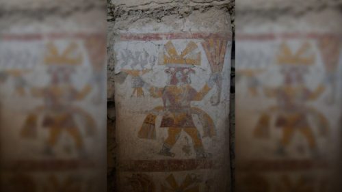 Sala cerimoniale con antichi murales scoperta in Perù
