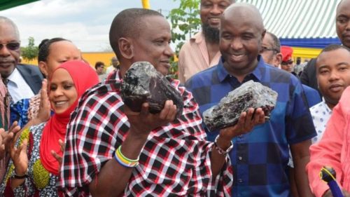 Tanzania: minatore trova due rarissime rocce e diventa milionario