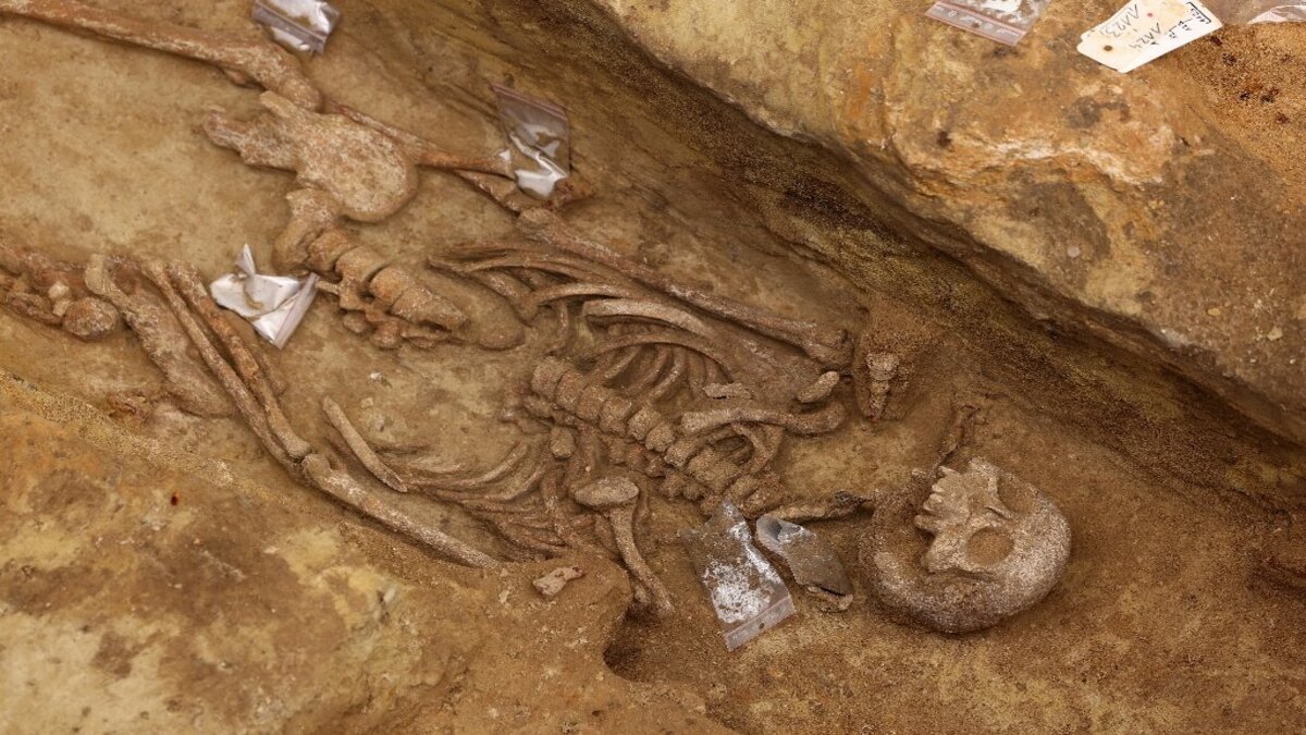Vasta necropoli gallo-romana scoperta nel centro di Parigi