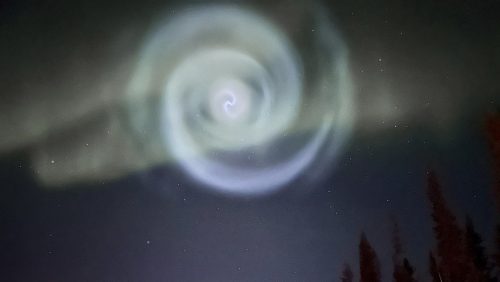 Cos’è la strana spirale apparsa sui cieli dell’Alaska?