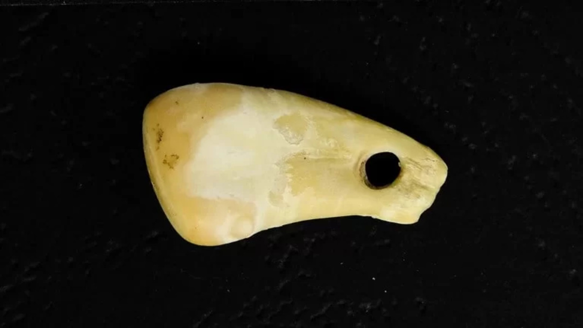 Ciondolo risalente a 25.000 anni fa svela DNA della sua proprietaria
