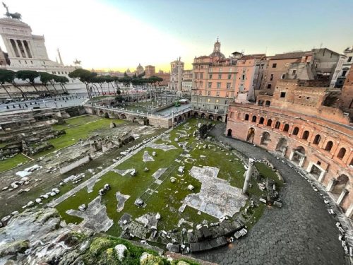 Roma: scoperti fiaschi di urina di 500 anni fa, possibili indizi storici su come prevenire malattie