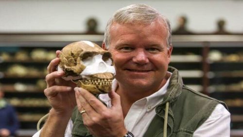 Misteriosa specie umana seppelliva i morti 100.000 anni prima dell’uomo moderno