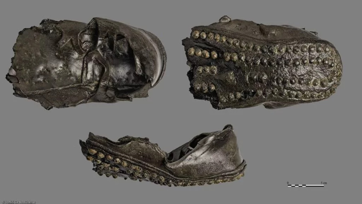 ncient-Roman-shoes-min-1024x513-1-1.jpg