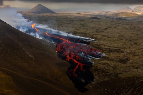 La Terra e le sue sorprese: lo’eruzione di un nuovo baby vulcano